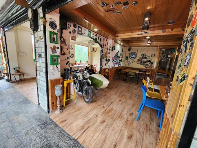 Throttle Shrottle Moto Hostel Manāli Extérieur photo