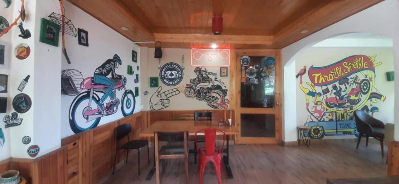 Throttle Shrottle Moto Hostel Manāli Extérieur photo