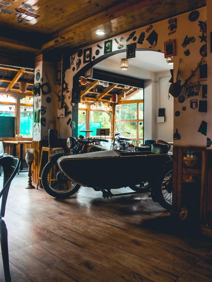 Throttle Shrottle Moto Hostel Manāli Extérieur photo