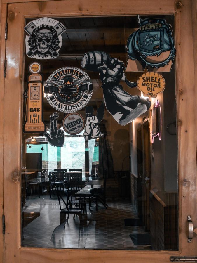 Throttle Shrottle Moto Hostel Manāli Extérieur photo