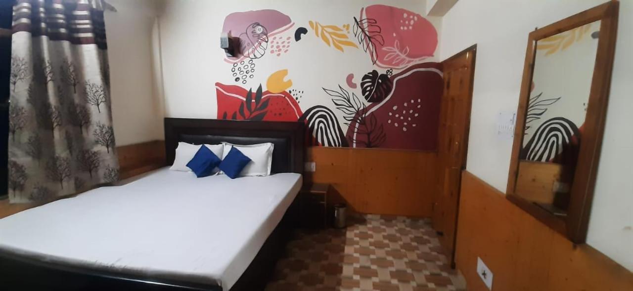 Throttle Shrottle Moto Hostel Manāli Extérieur photo
