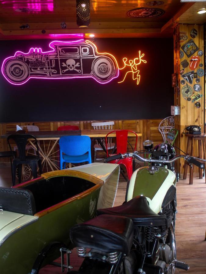 Throttle Shrottle Moto Hostel Manāli Extérieur photo