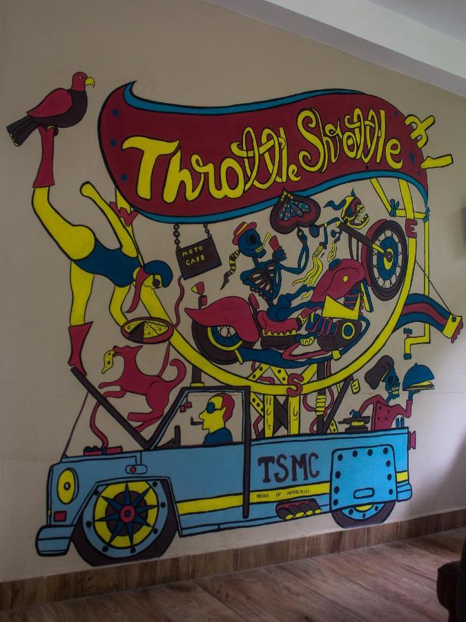 Throttle Shrottle Moto Hostel Manāli Extérieur photo